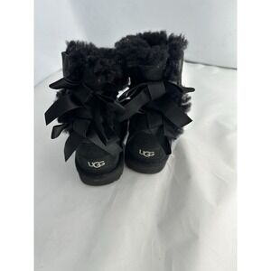 UGG Bailey Bow II Boots Kids Size 10 Black Shearling Suede Ribbon Fur Lined